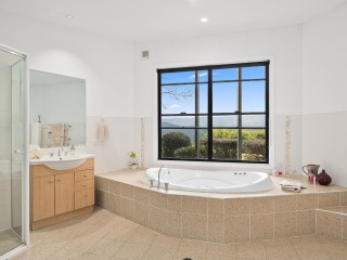 Bed and Breakfasts For Sale - 1 large