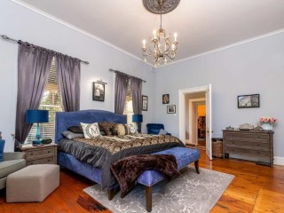 Bed and Breakfasts For Sale - 1 large