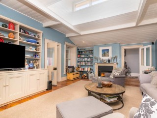 Bed and Breakfasts For Sale - 1 large