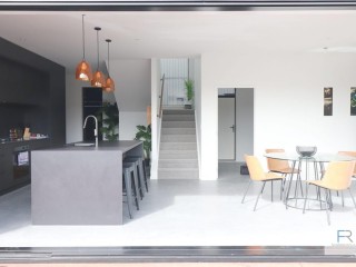 Bed and Breakfasts For Sale - 1 large