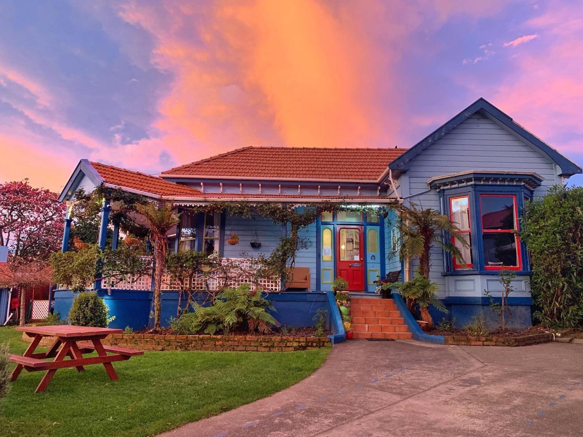 Backpacker/Hostel for sale Picton