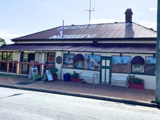 Rudds Pub - A Charming Destination Hotel Full of Potential