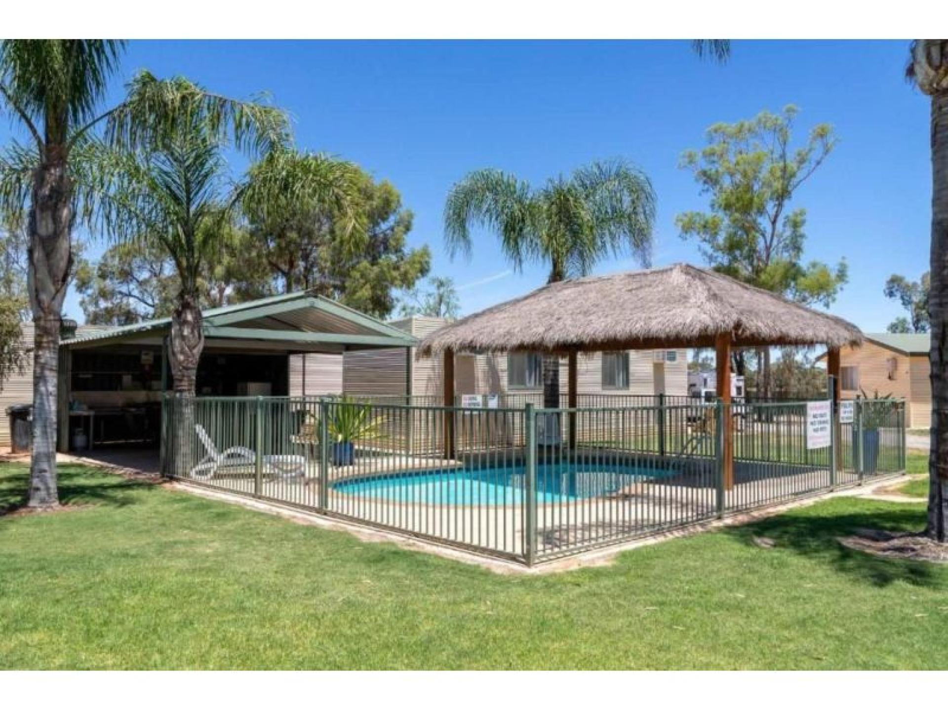 Caravan Park for sale  Paringa