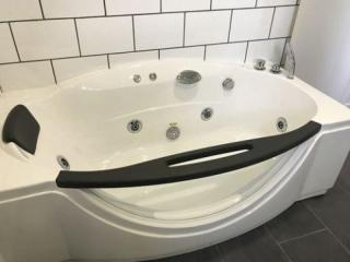 Motels For Sale - 1 large