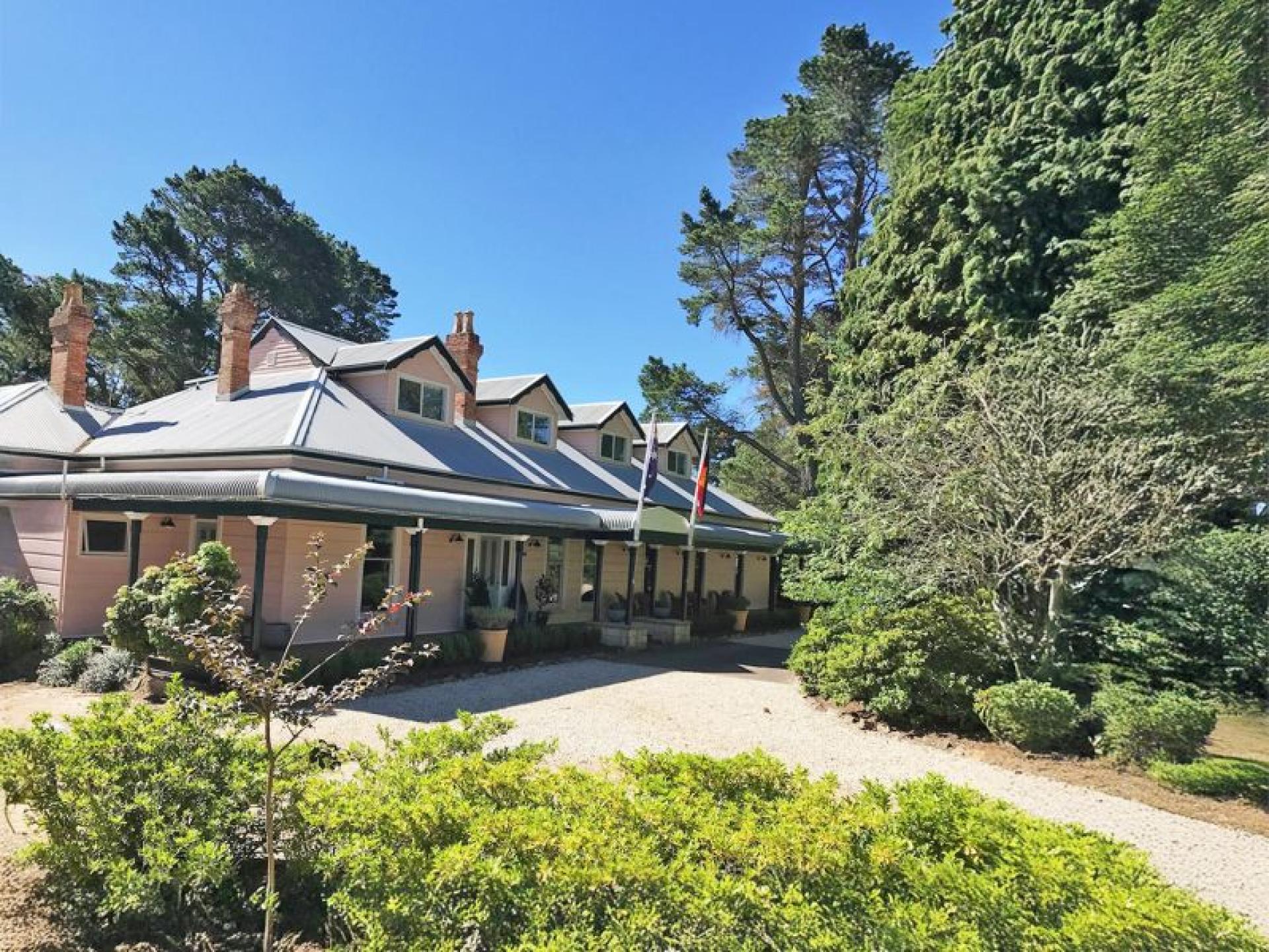 Hotel for sale Mount Victoria