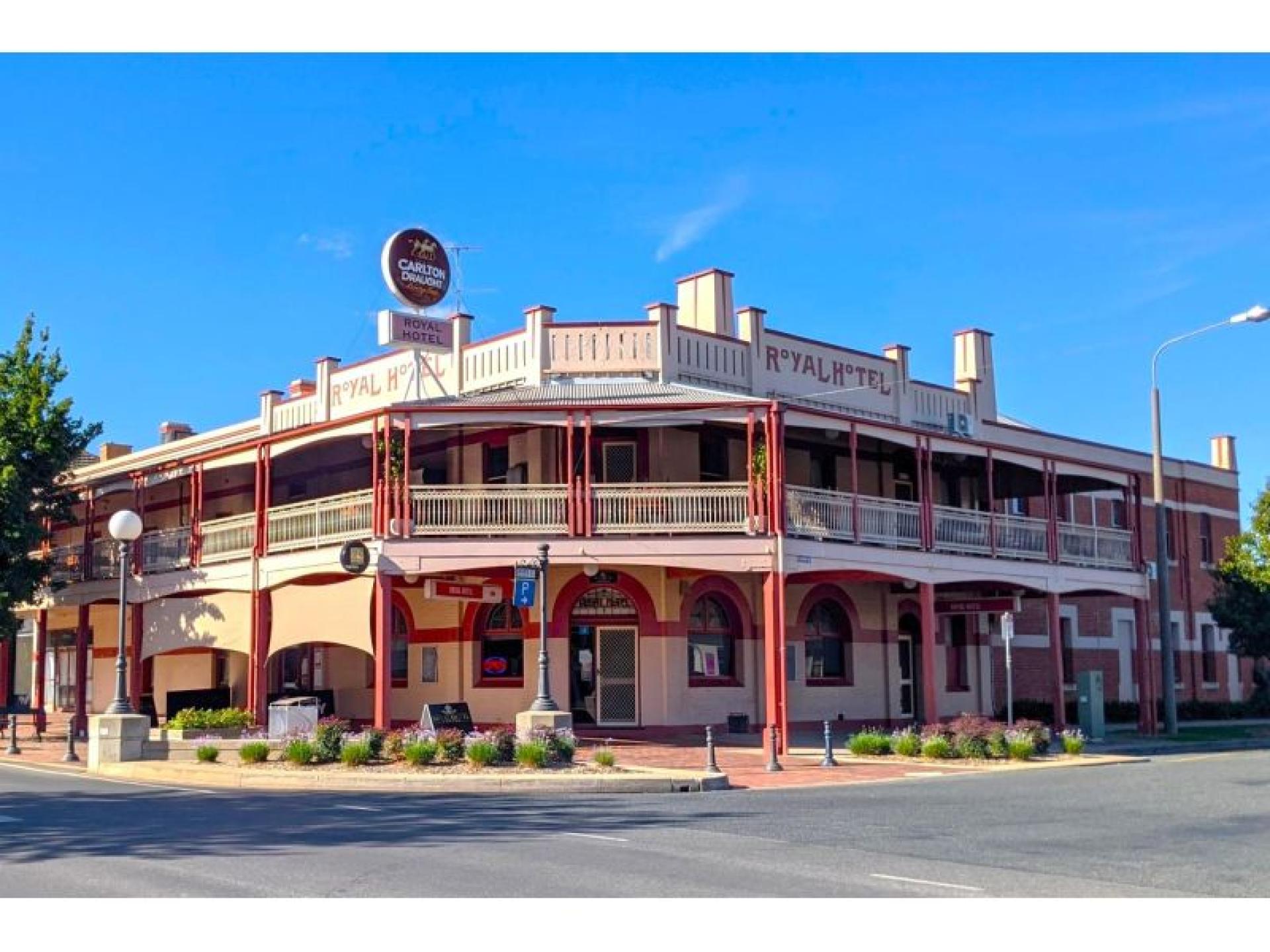 Bars/Nightclubs for sale  Corowa