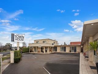 Low Maintenance Corporate Trading Motel Backed by a Secure 26-Year Lease | Resort Brokers ID : LH008789