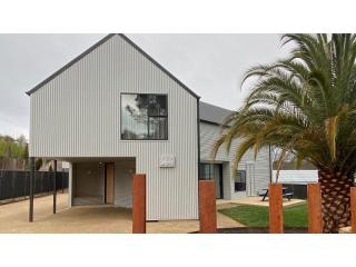 Bed and Breakfasts For Sale - 1 large