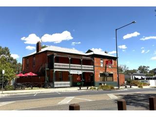 UNDER OFFER - Glenrowan Hotel, VIC - 1P0575