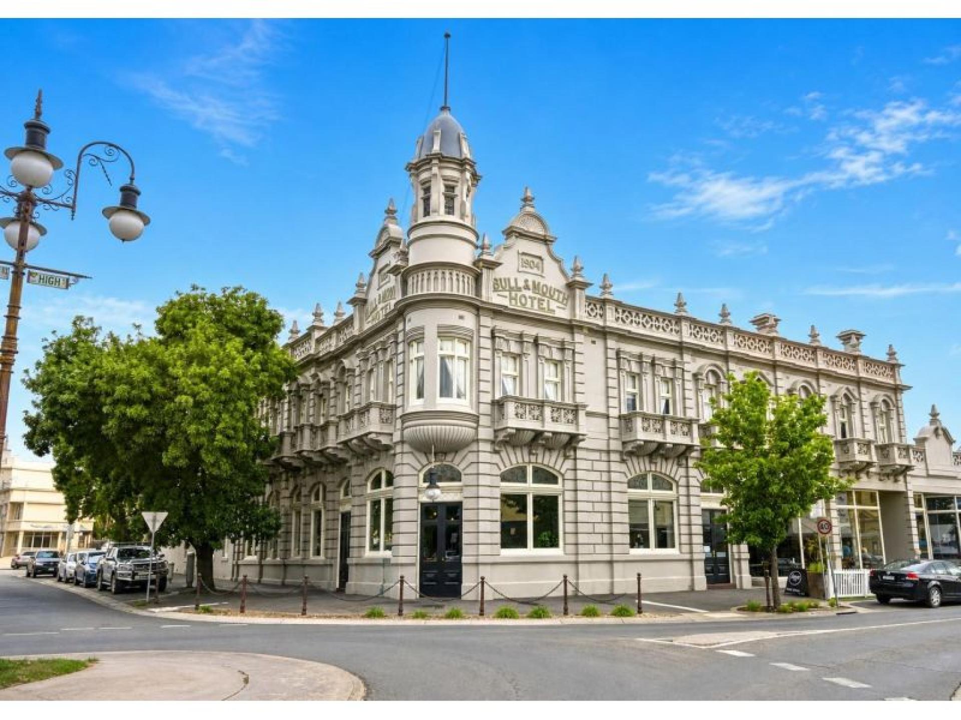 Bars/Nightclubs for sale  Maryborough