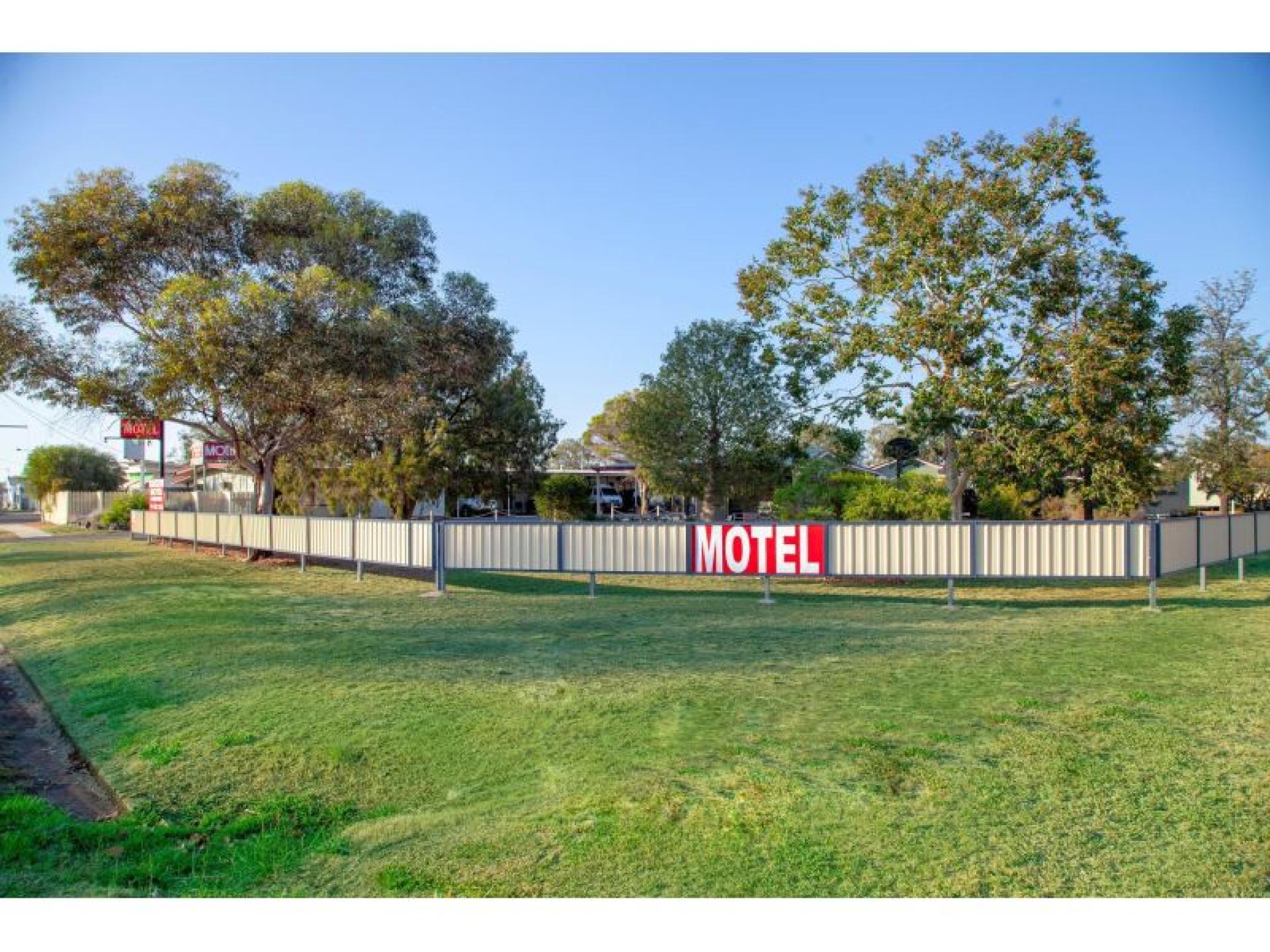 Motel for sale  Mitchell
