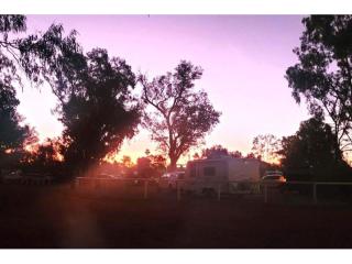 A FREEHOLD PARK WITH MODERN AMENITIES AND A TOUCH OF RUSTIC CHARM IN WESTERN QLD.