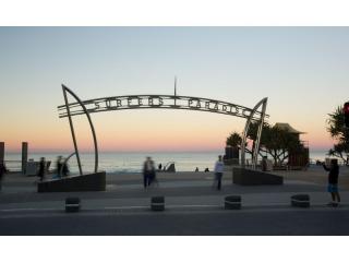 Surfers Paradise Mixed Management Rights - $108,117 Body Corporate Salary | Resort Brokers ID : MR009135