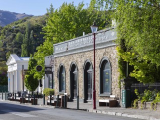Olivers & The Lord Clyde – Landmark Clyde Hospitality Precinct