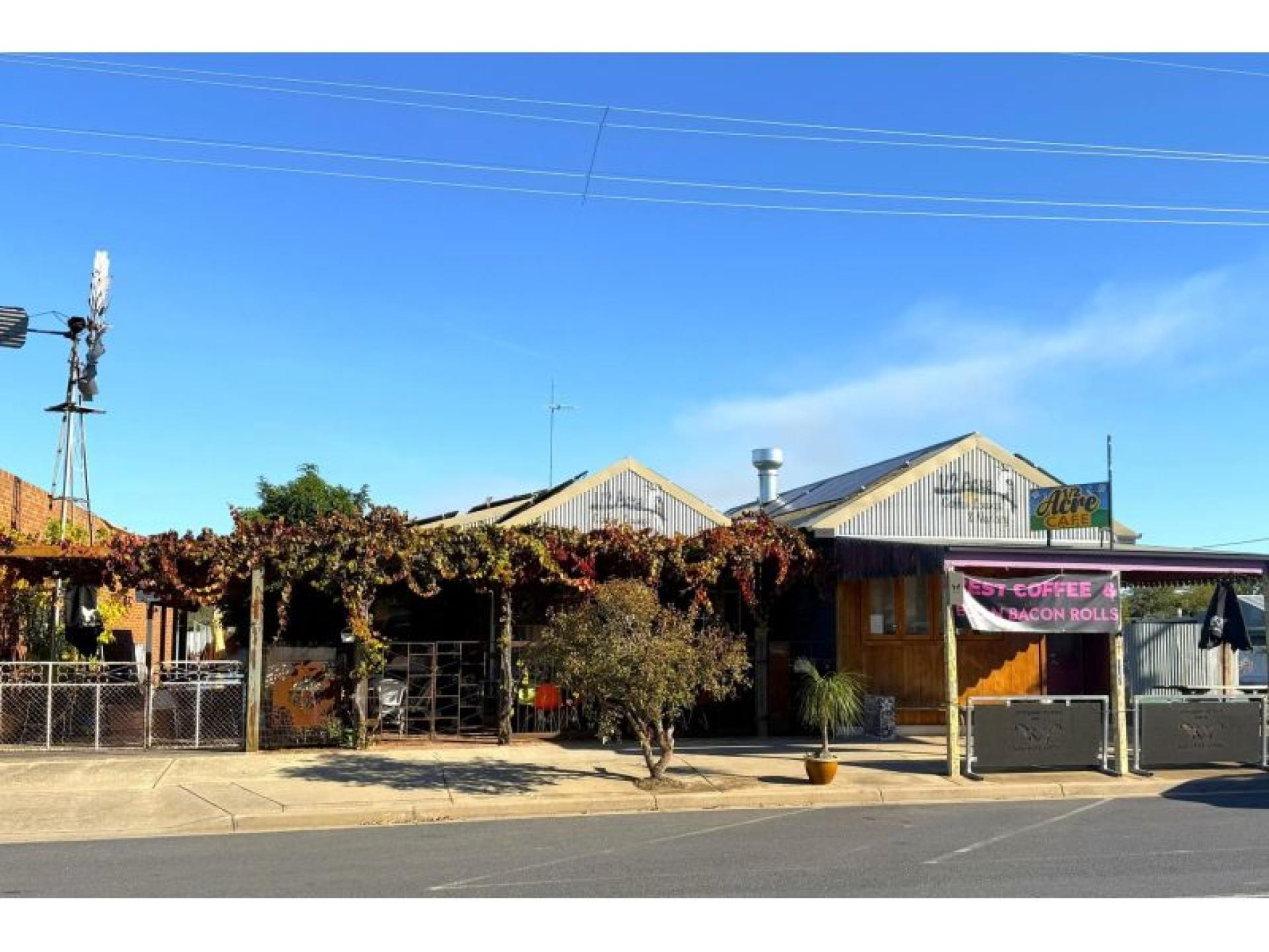 Cafe/Coffee Shop for sale  Howlong