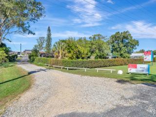 Motels For Sale - 1 large