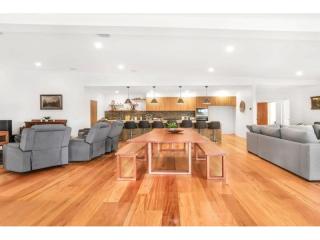 Bed and Breakfasts For Sale - 1 large