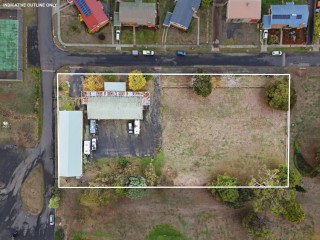 Bed and Breakfasts For Sale - 1 large