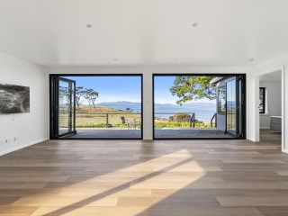 Bed and Breakfasts For Sale - 1 large
