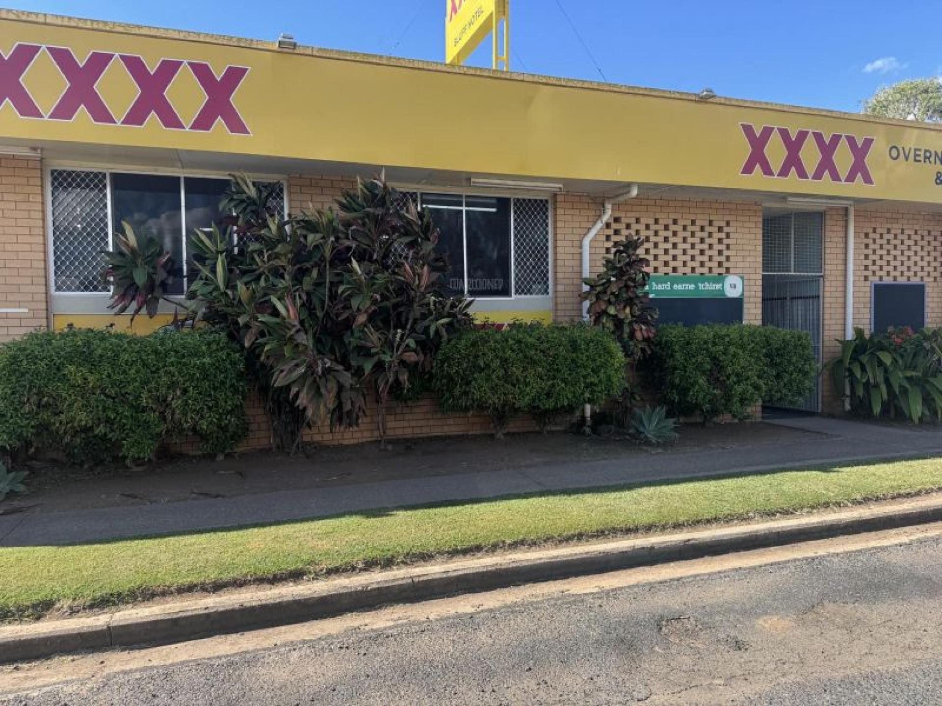 Hotel for sale Bluff