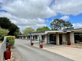 Easy to run, beautifully presented motel in Kyneton offering long term lease | Resort Brokers ID : LH009272