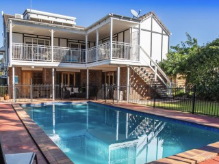 Bed and Breakfasts For Sale - 1 large