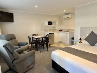 Motels For Sale - 1 large