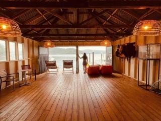 BRAND NEW MANAGEMENT OR LEASE FOR STUNNING WATERFRONT HIGH END LUXURY BOUTIQUE | Resort Brokers ID : LH009267