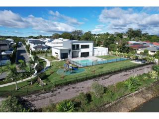 Substantial Growth Platform – 181 Homes, $350K Salary & 50+ Outside Agents | Resort Brokers ID : MR009269