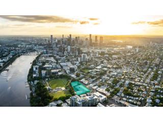 Inner City, Near new Business Only Opportunity with Minimal Duties