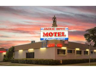 Exclusive 26 Room Leasehold Motel, Zero F&B, Warwick QLD