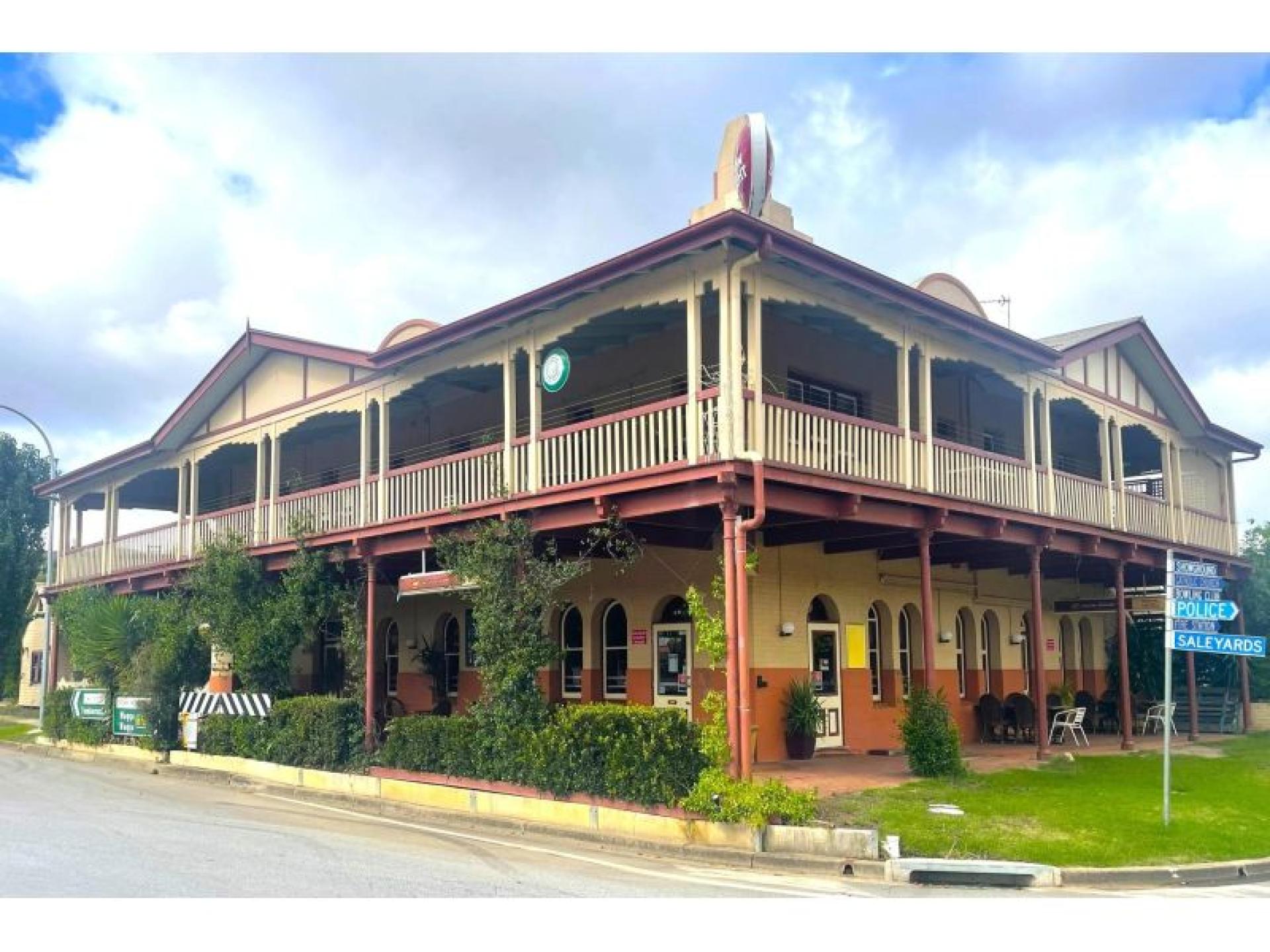 Bars/Nightclubs for sale  Adelong