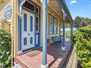 Bed and Breakfasts For Sale - 1 large
