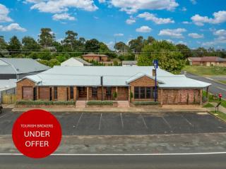 RARE FREEHOLD HOSPITALITY OPPORTUNITY IN ORANGE’S GROWING EASTERN CORRIDOR - 153HF