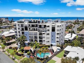 Christmas Deadline – Vendor Says Sell – Kings Beach Business Only! | Resort Brokers ID : MRB009344