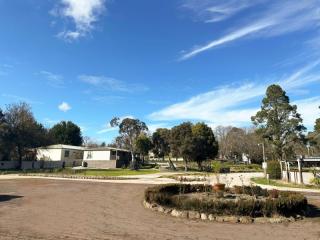 Low Maintenance Freehold Going Concern Motel | Resort Brokers ID : FH009340