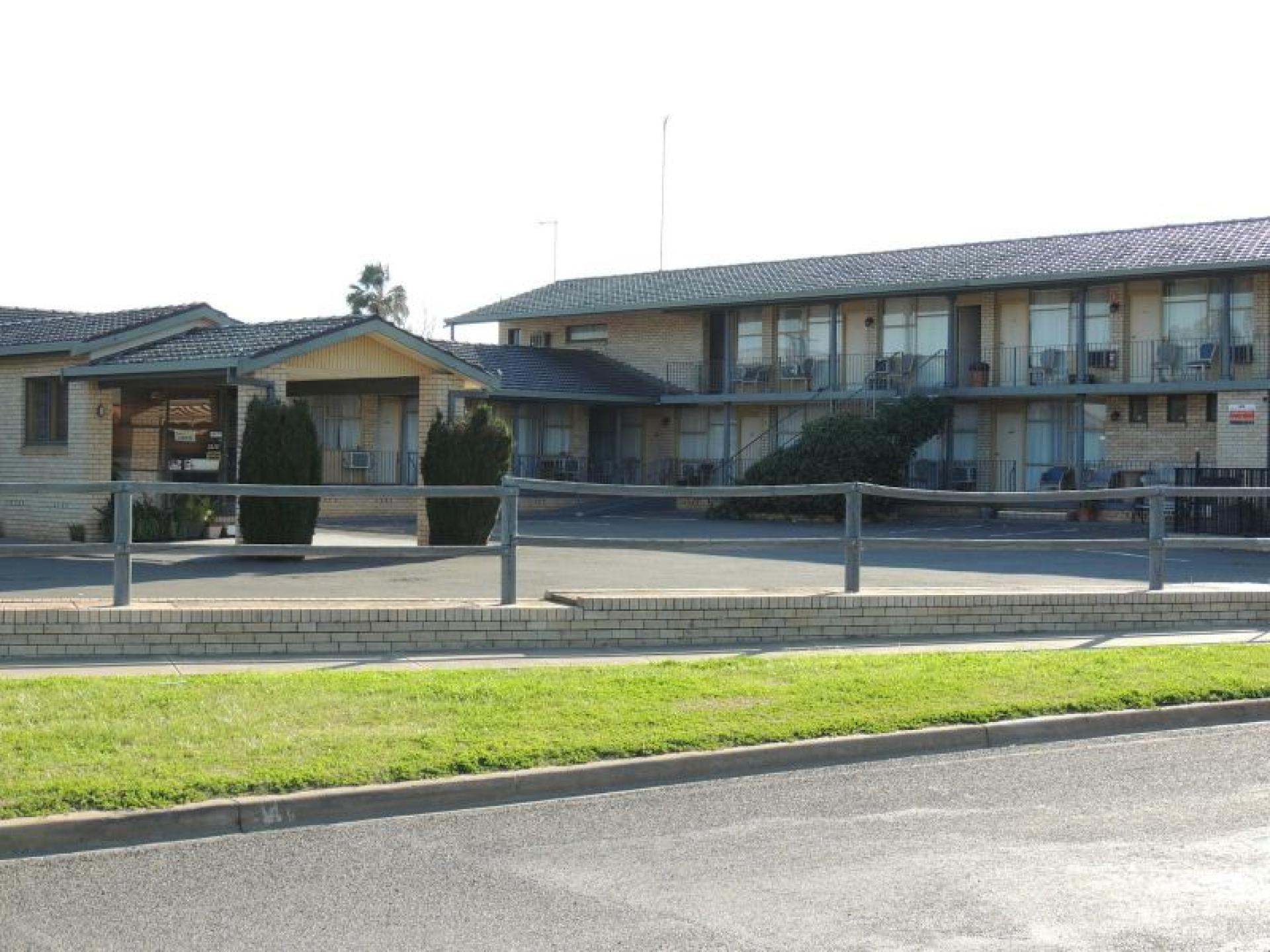 Motel for sale  Forbes