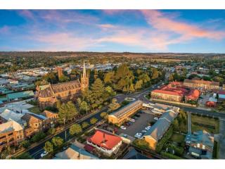 Motels For Sale - 1 large