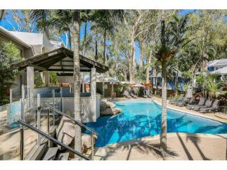 PARADISE ON THE BEACH - THE NAME SAYS IT ALL! PRIME BEACHFRONT MLR in PALM COVE | Resort Brokers ID : MR009382